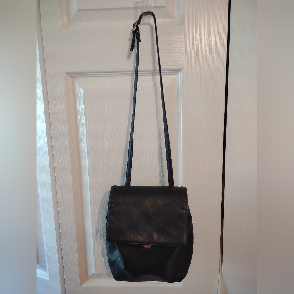 Cee Klein Accessories Women's Navy Blue Shoulder Bag 8"h x 6 1/2"w